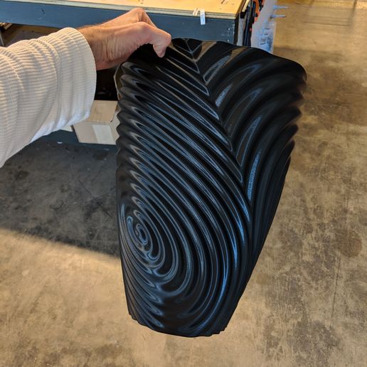 ripple_twist_vase (2).jpg gMax Twisted Ripple Vase Bin